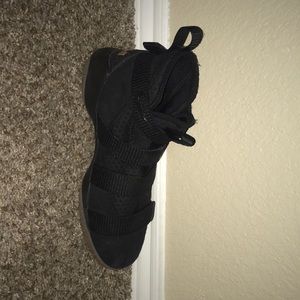 Nike LeBron Soldier 11’s